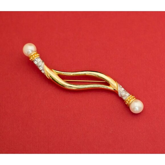 Vintage Victorian Style Faux Pearl Elegant Brooch By Avon-F8 - Picture 1 of 3